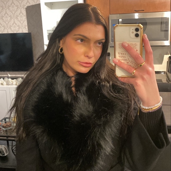 Meet your Posher, Jenna - Picture 1 of 1